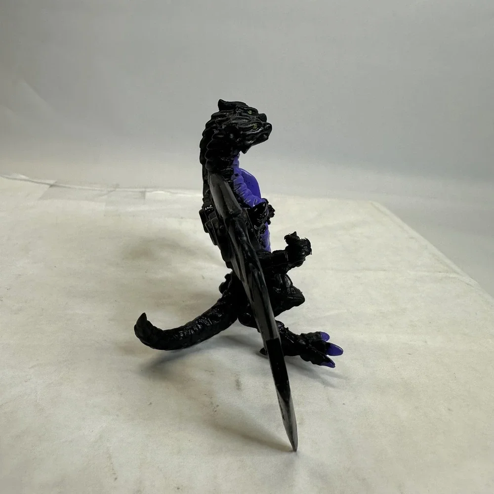 Bakugan Battle Planet Nillious Two Headed Dragon Action Figure Black Purple